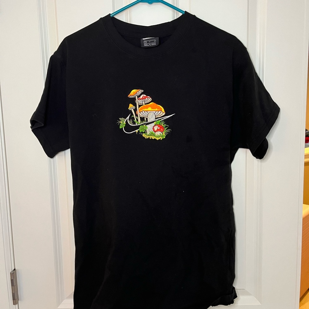 Nike embroidered Mushroom Swoosh - Small
